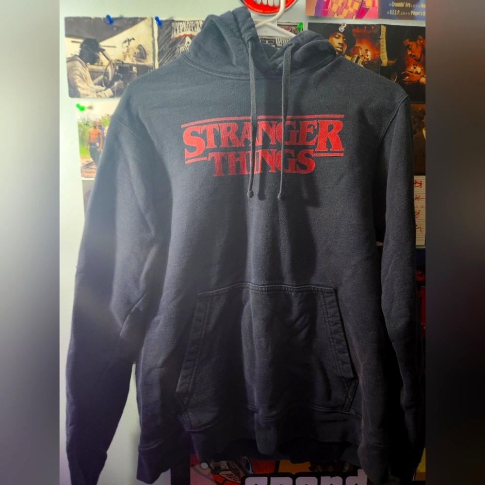Stranger things netflix hoodie Black, size medium